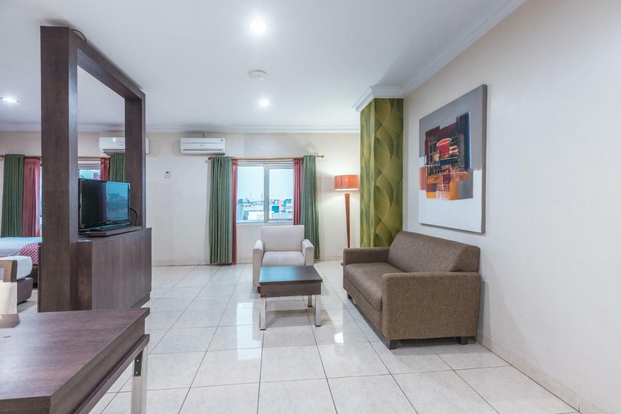 Hotel Oyo 1475 Alia Matraman Syariah Near Rs Premier Jatinergara à Jakarta Extérieur photo